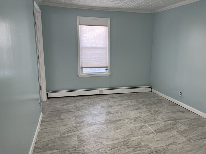 More Photos Of 440 W Merrick Rd, Valley Stream General Retail For Sale