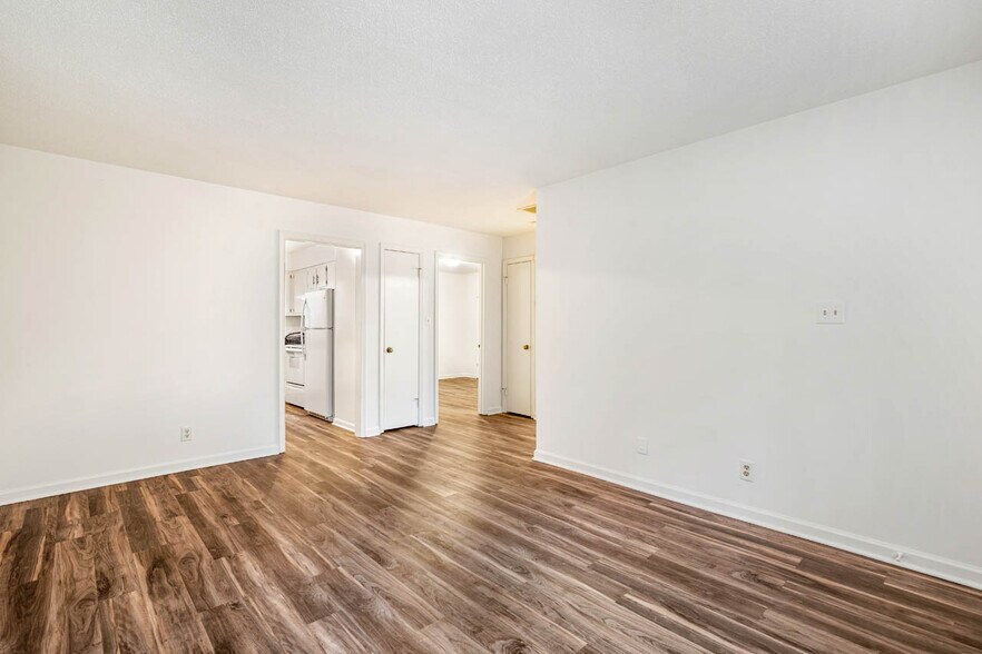 More Photos Of 547 Cedar Lake Rd, Chapel Hill Multifamily For Sale