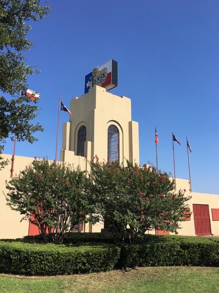 More Photos Of 2501-2519 Rodeo Plz, Fort Worth Storefront For Lease
