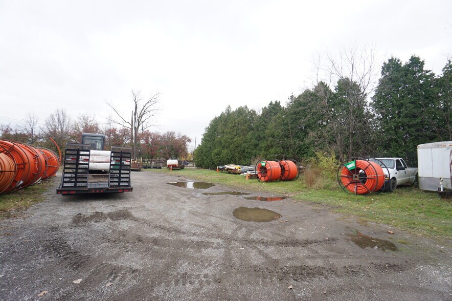 More Photos Of 36135 Bibbins St, Romulus Warehouse For Sale