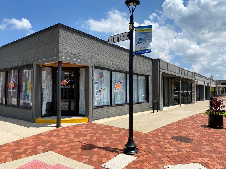 Primary Photo Of 313 W Main St, Fairborn Storefront For Lease