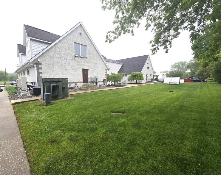 More Photos Of 690 S Trumbull St, Bay City Loft Creative Space For Sale