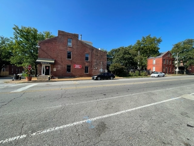 More Photos Of 2101 Menard St, Saint Louis Restaurant For Lease