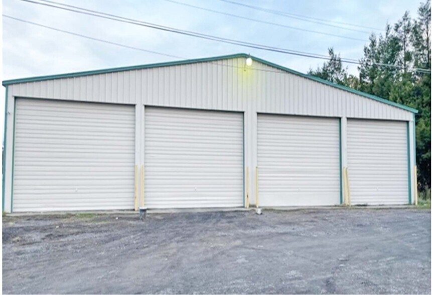 More Photos Of 1 Carnival St, Hazleton Warehouse For Lease