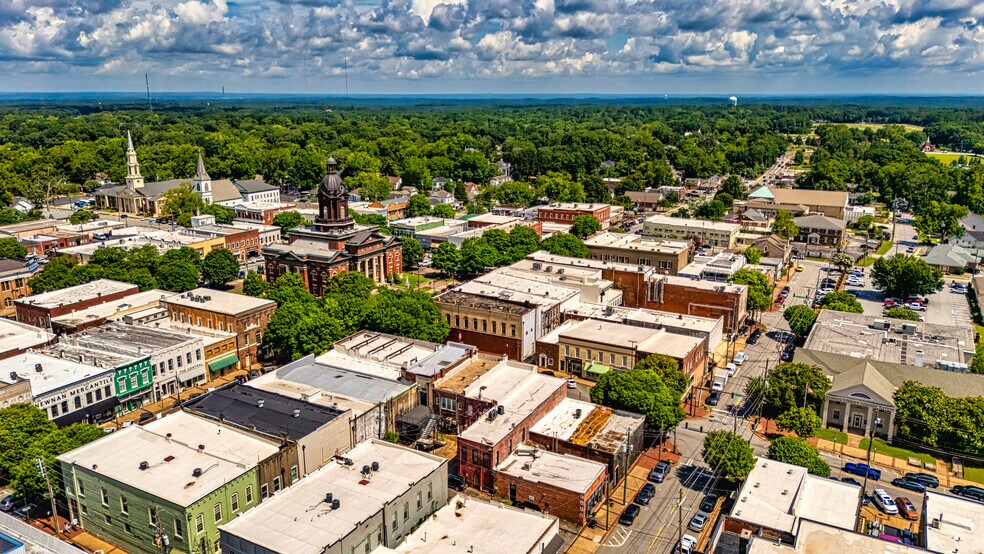 More Photos Of 15 Broad St, Newnan Storefront For Sale