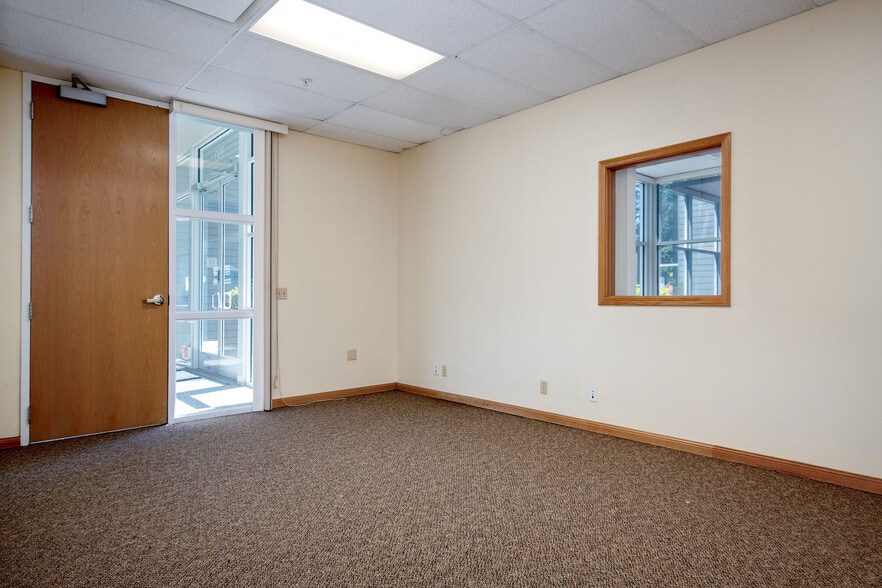 More Photos Of 350 Crown Point Cir, Grass Valley Office For Lease