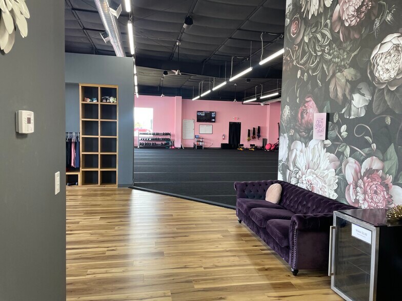 More Photos Of 3709 S Providence Rd, Columbia General Retail For Sale