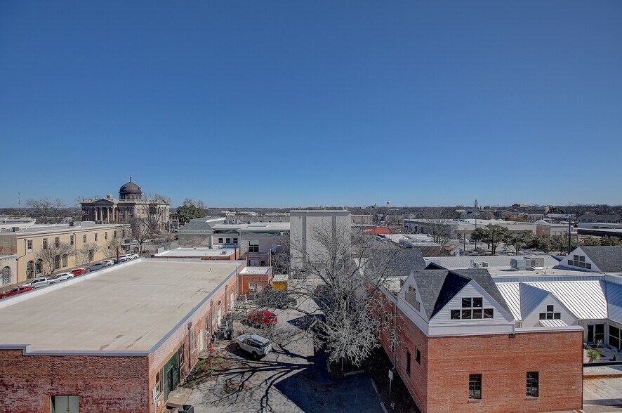 More Photos Of 810 S Rock St, Georgetown Apartments For Lease