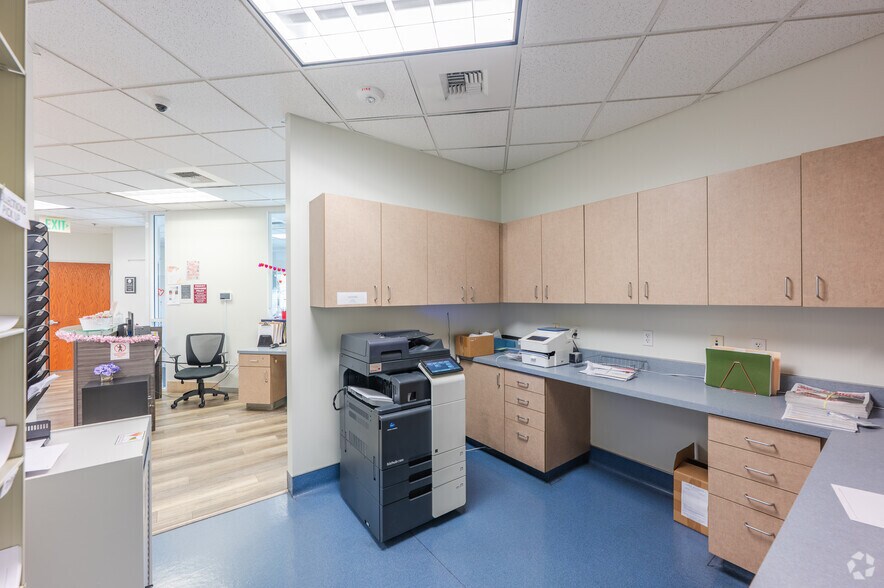 More Photos Of 2410 Fire Mesa St, Las Vegas Office For Sale