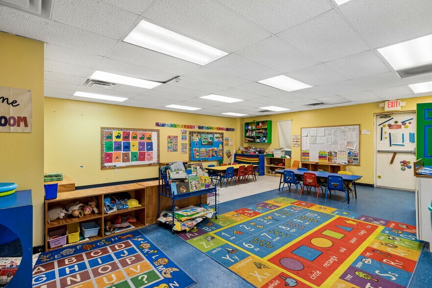 More Photos Of 2400 Highland Ave, Columbia Daycare Center For Sale