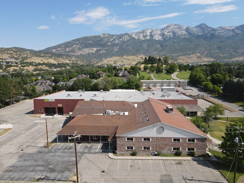 More Photos Of 119-123 E 200 N, Alpine Light Manufacturing For Sale