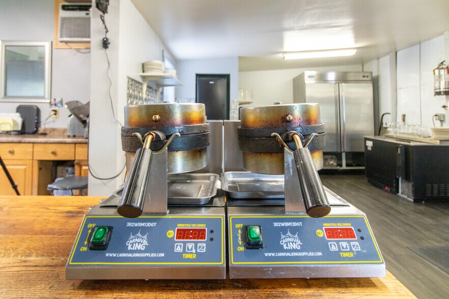 More Photos Of 585 US Route 5, Coventry Specialty For Sale