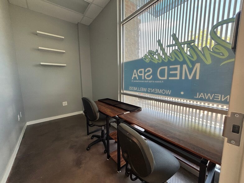 More Photos Of 2538-2546 Somerset Center Dr, Winston-Salem Storefront For Lease