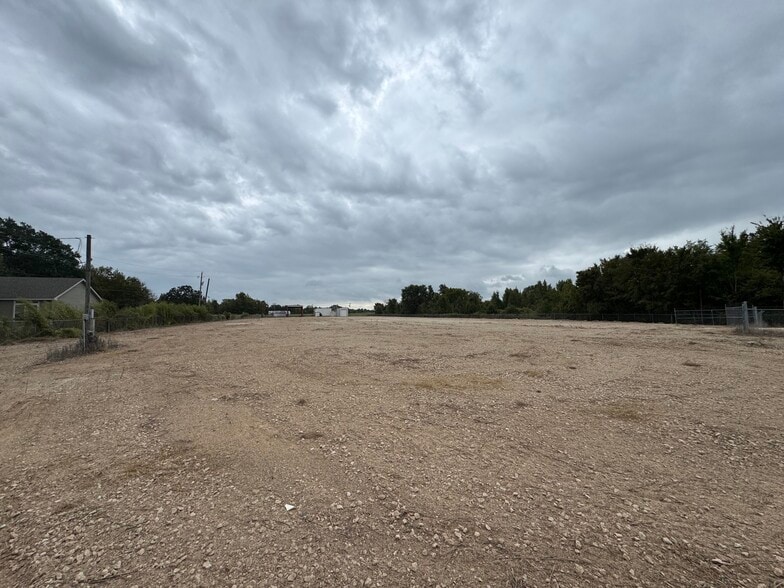 More Photos Of 9182 S US Highway 79, Palestine Service For Sale