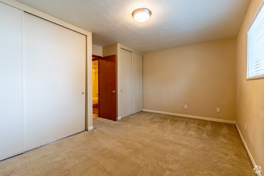 More Photos Of 11181-11211 NE Weidler St, Portland Apartments For Sale