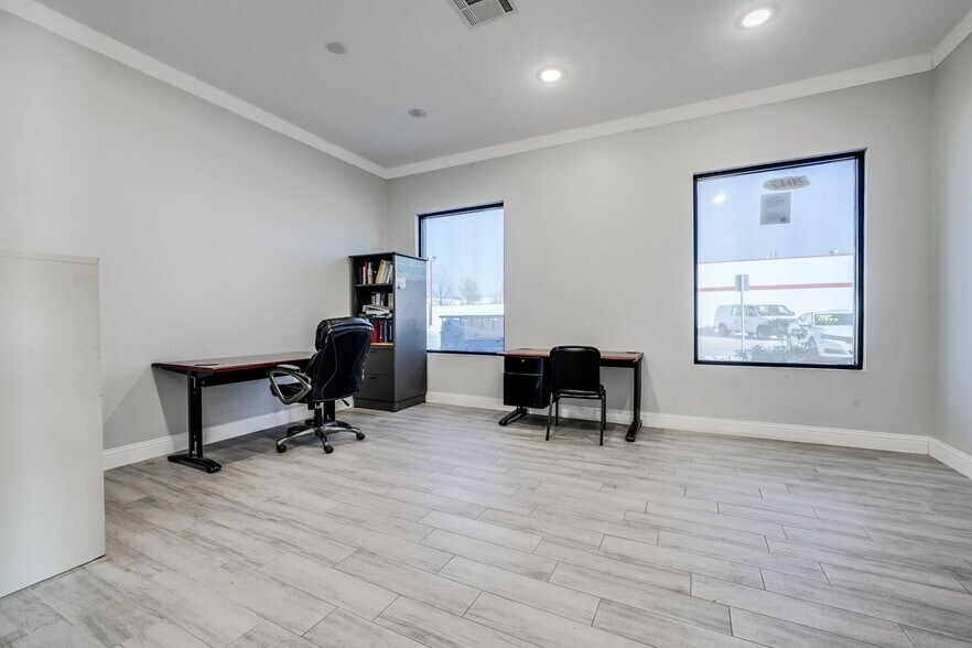 More Photos Of 2661 Walnut Hill Ln, Dallas Auto Dealership For Sale