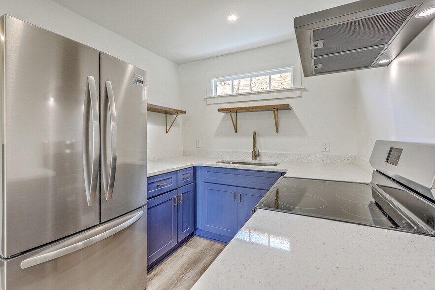 More Photos Of 68 Lee St, Charleston Apartments For Sale