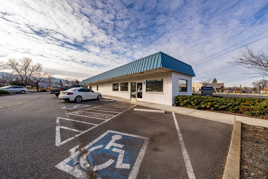 More Photos Of 209 N Pacific Hwy, Talent General Retail For Sale