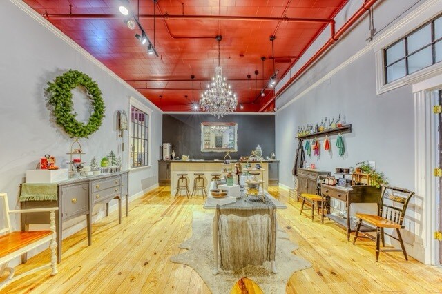 More Photos Of 443 Railroad St, Saint Johnsbury General Retail For Sale