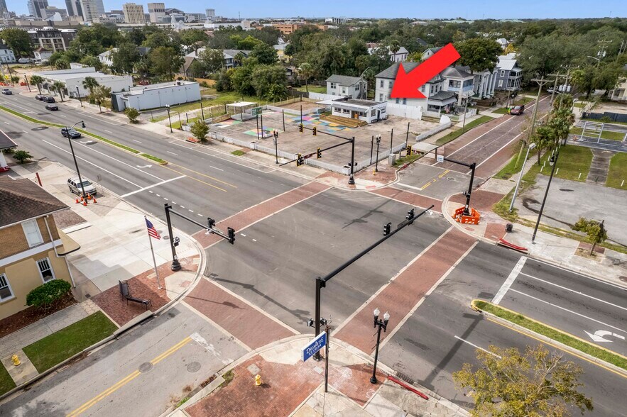 More Photos Of 1352 N Main St, Jacksonville Auto Dealership For Lease