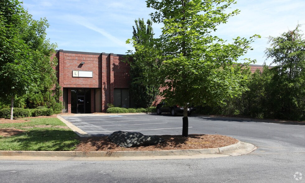 More Photos Of 1625 Lakes Pky, Lawrenceville Unknown For Lease