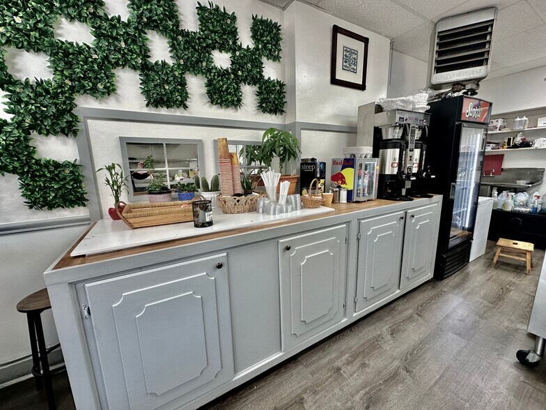 More Photos Of 229 Mill St, Greenwich General Retail For Sale