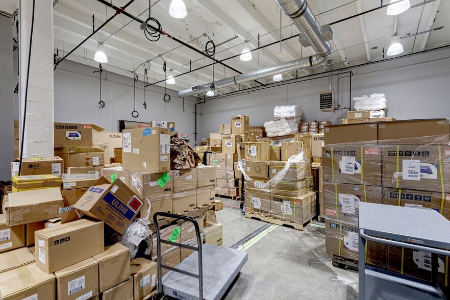 More Photos Of 2926 Kraft Dr, Nashville Light Distribution For Lease