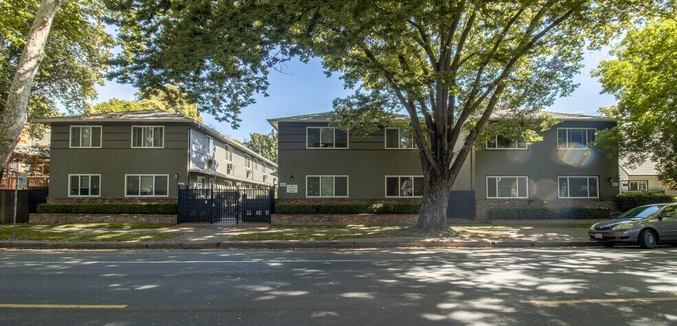 More Photos Of 2811 F St, Sacramento Apartments For Sale