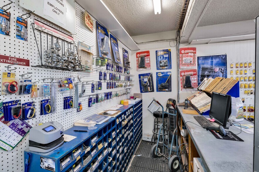 More Photos Of 2476 Stirrup Rd, Borrego Springs General Retail For Sale