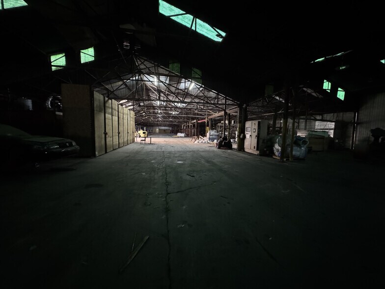 More Photos Of 6011-6019 Gold Houston TX 77026 st, Houston Warehouse For Lease