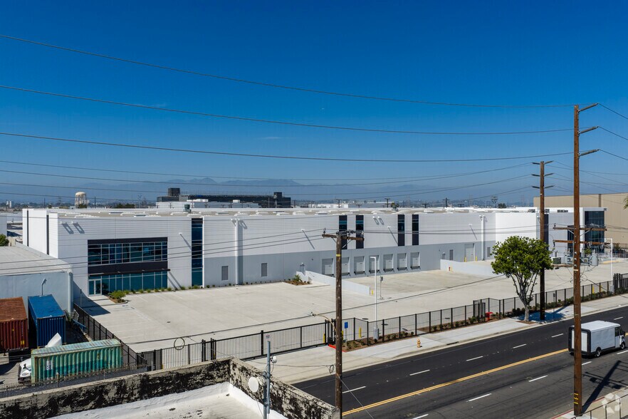 More Photos Of 2757 Leonis Blvd, Vernon Manufacturing For Lease