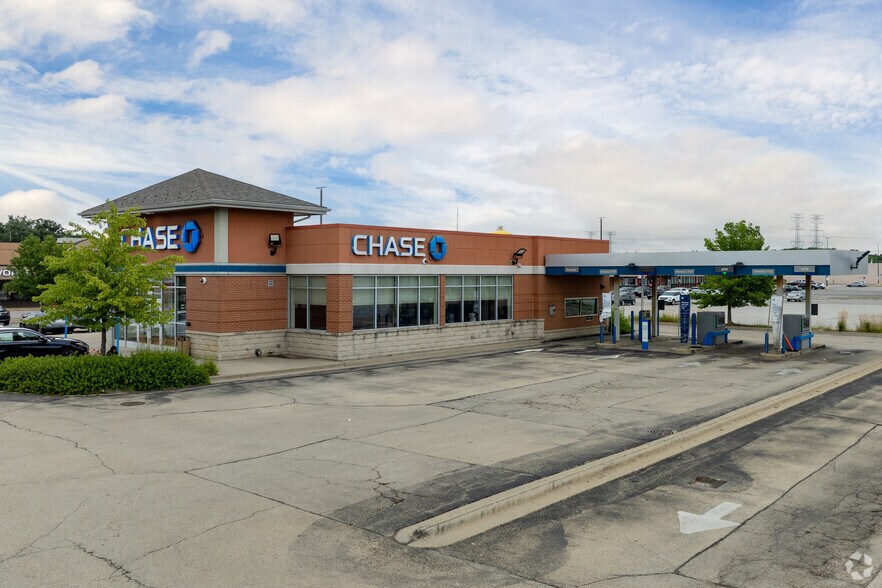 More Photos Of 16767 Torrence Ave, Lansing Freestanding For Sale