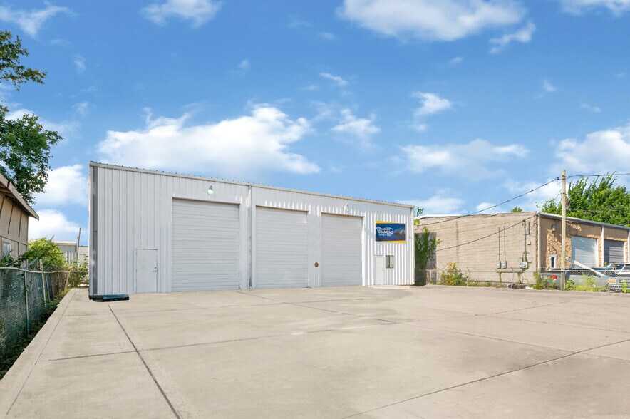 More Photos Of 8621 Antelope Dr, Houston Service For Lease