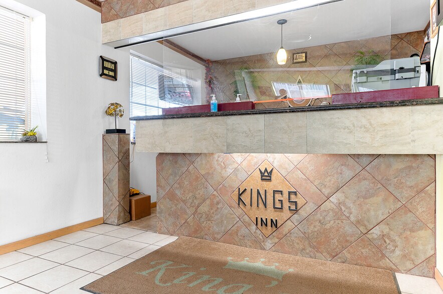 More Photos Of 518 National St, Belle Fourche Hotel For Sale