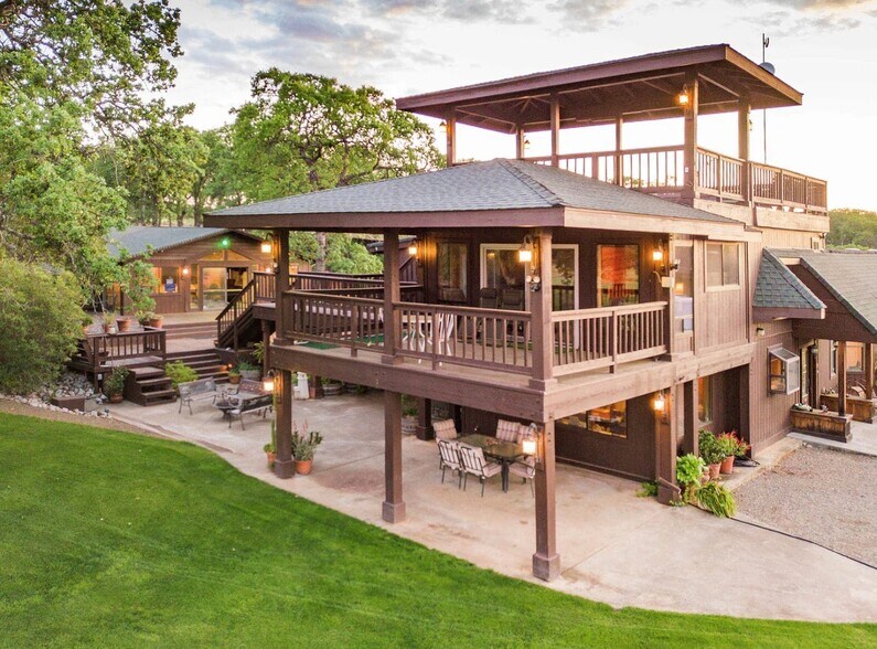More Photos Of 13279 Roadrunner Loop, Red Bluff Airplane Hangar For Sale