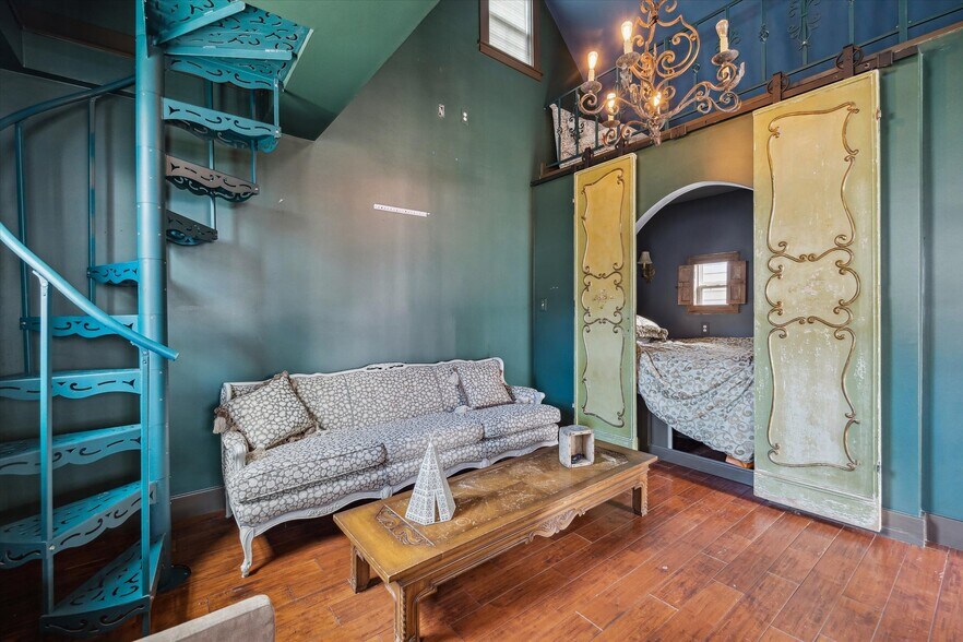 More Photos Of 815 Hawthorne St, Houston Office For Sale