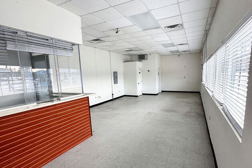 More Photos Of 4845 Memorial Dr, Stone Mountain Office For Lease