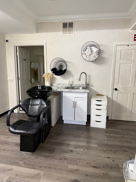 More Photos Of 135-137 Sunrise Hwy, Amityville Storefront Retail Office For Lease