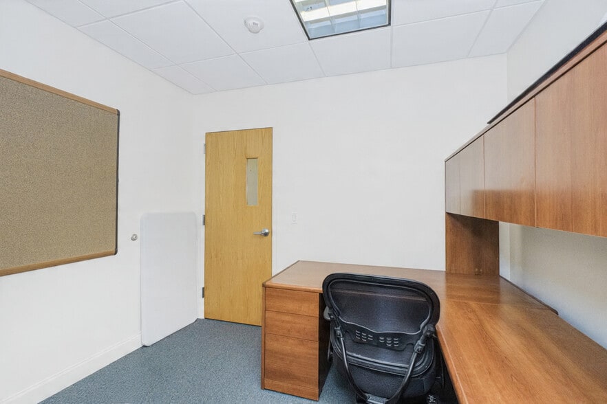 More Photos Of 61 Monmouth St, Red Bank Office For Lease