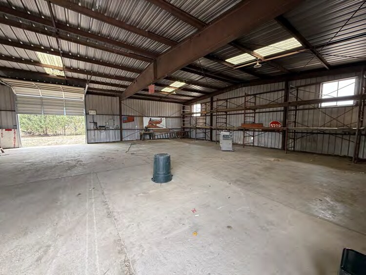 More Photos Of 9002 Moore Rd, Littleton Unknown For Lease