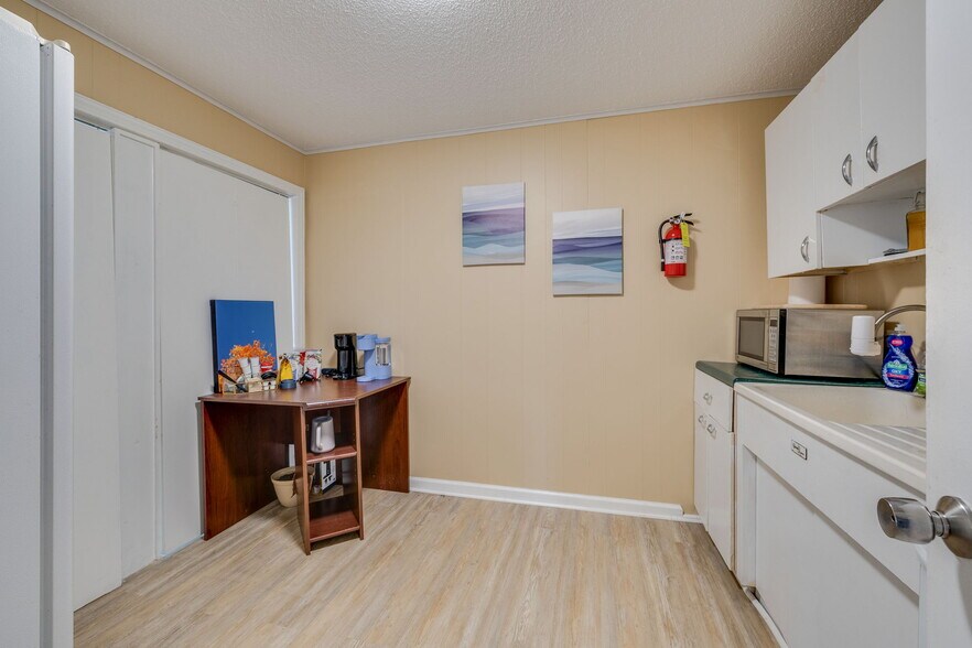 More Photos Of 1119 N Main Ave, Erwin Medical For Lease