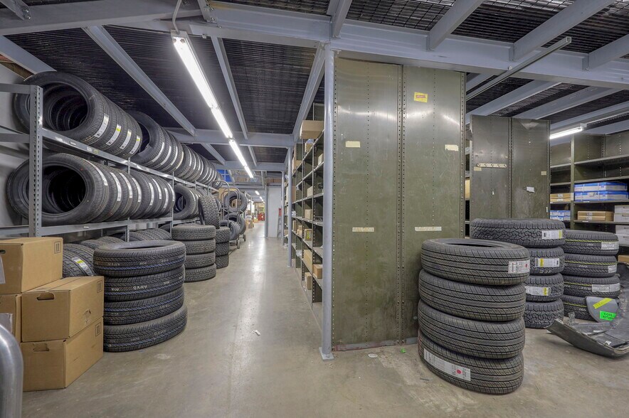 More Photos Of 3921 Frederick Ave, Saint Joseph General Retail For Sale