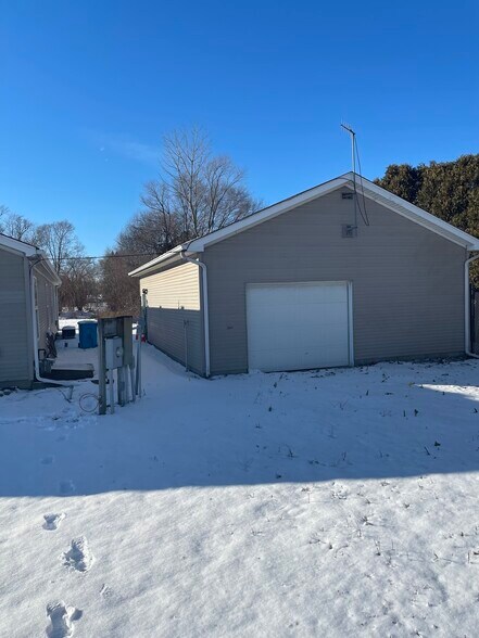 More Photos Of 10137 W HWY 30, Wanatah Flex For Sale