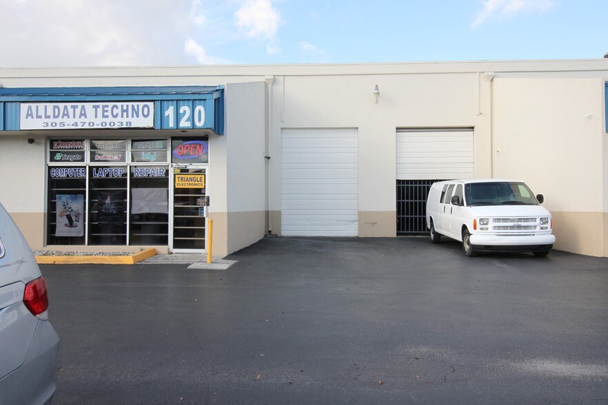 More Photos Of 3100 NW 72nd Ave, Miami Warehouse For Lease