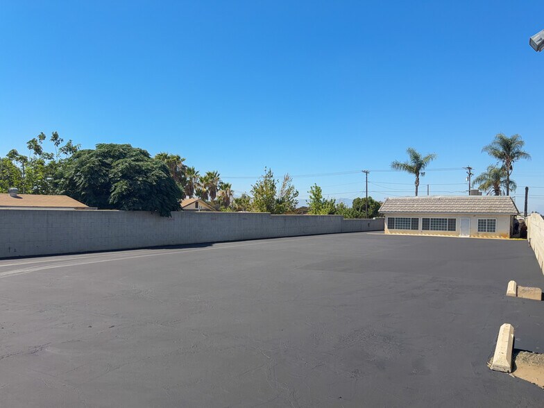 Primary Photo Of 10051 Mission Blvd, Jurupa Valley Contractor Storage Yard For Lease