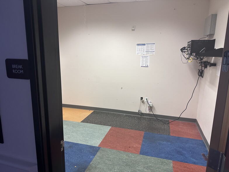 More Photos Of 8406 SW Main St, Wilsonville Freestanding For Lease