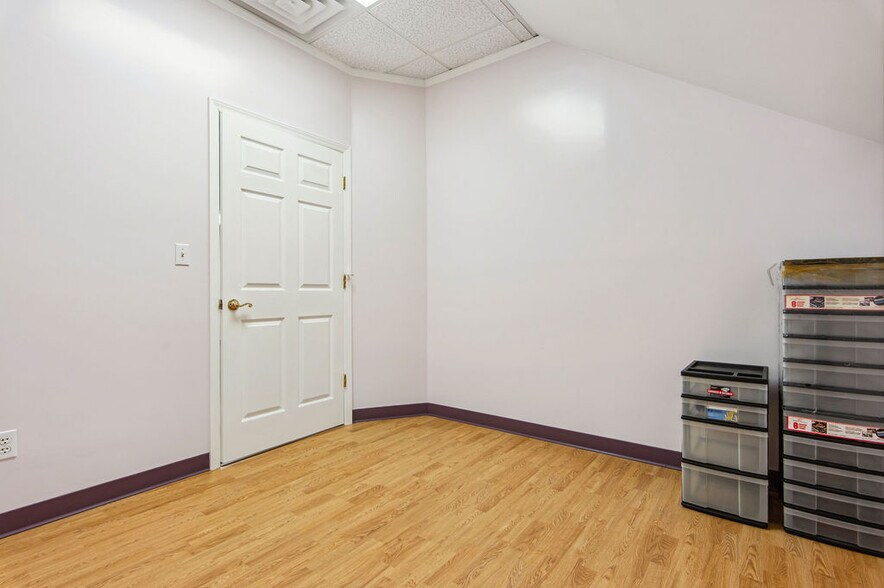 More Photos Of 43 Office Park Dr, Jacksonville Medical For Lease