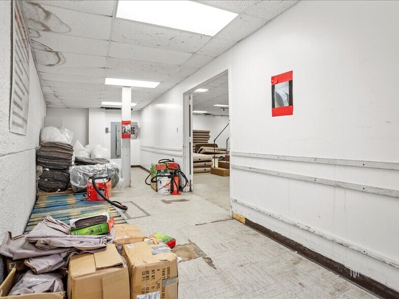 More Photos Of 1819 Spring St, Palestine Specialty For Sale