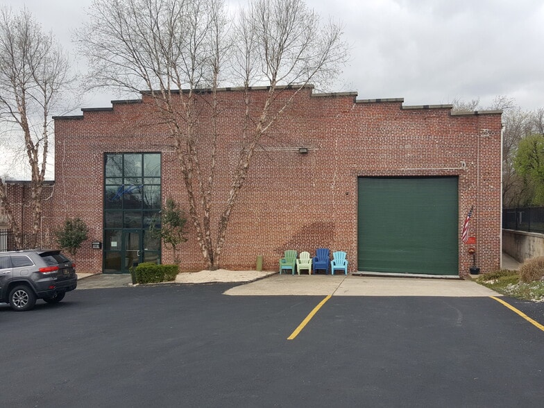 More Photos Of 1601 N Jessup St, Wilmington Manufacturing For Sale