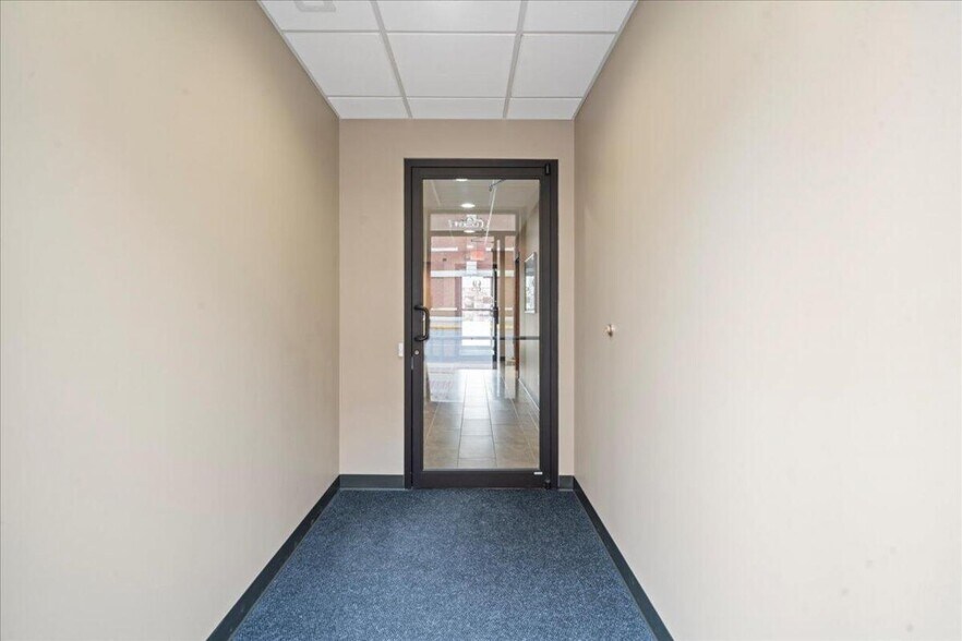 More Photos Of 100 E Broadway St, Council Bluffs Office For Sale